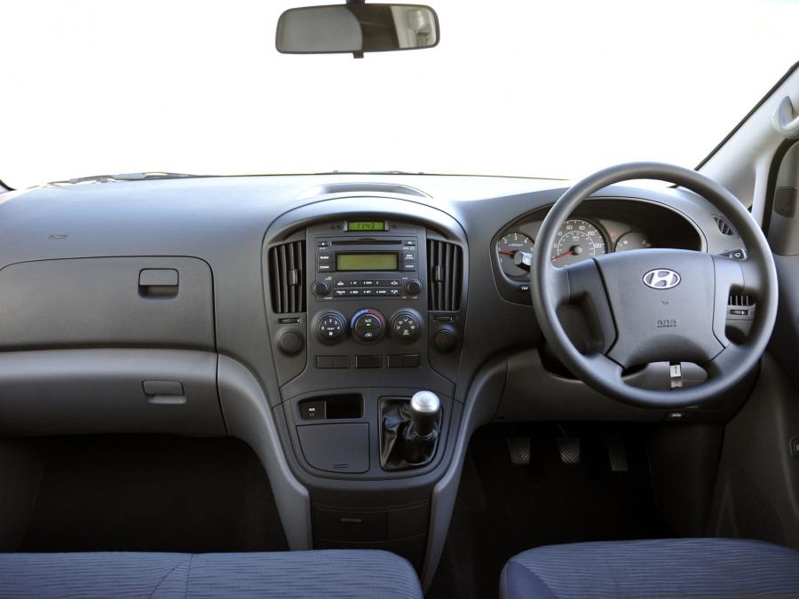  Hyundai iLoad 2008 года  (фото 2 из 10)